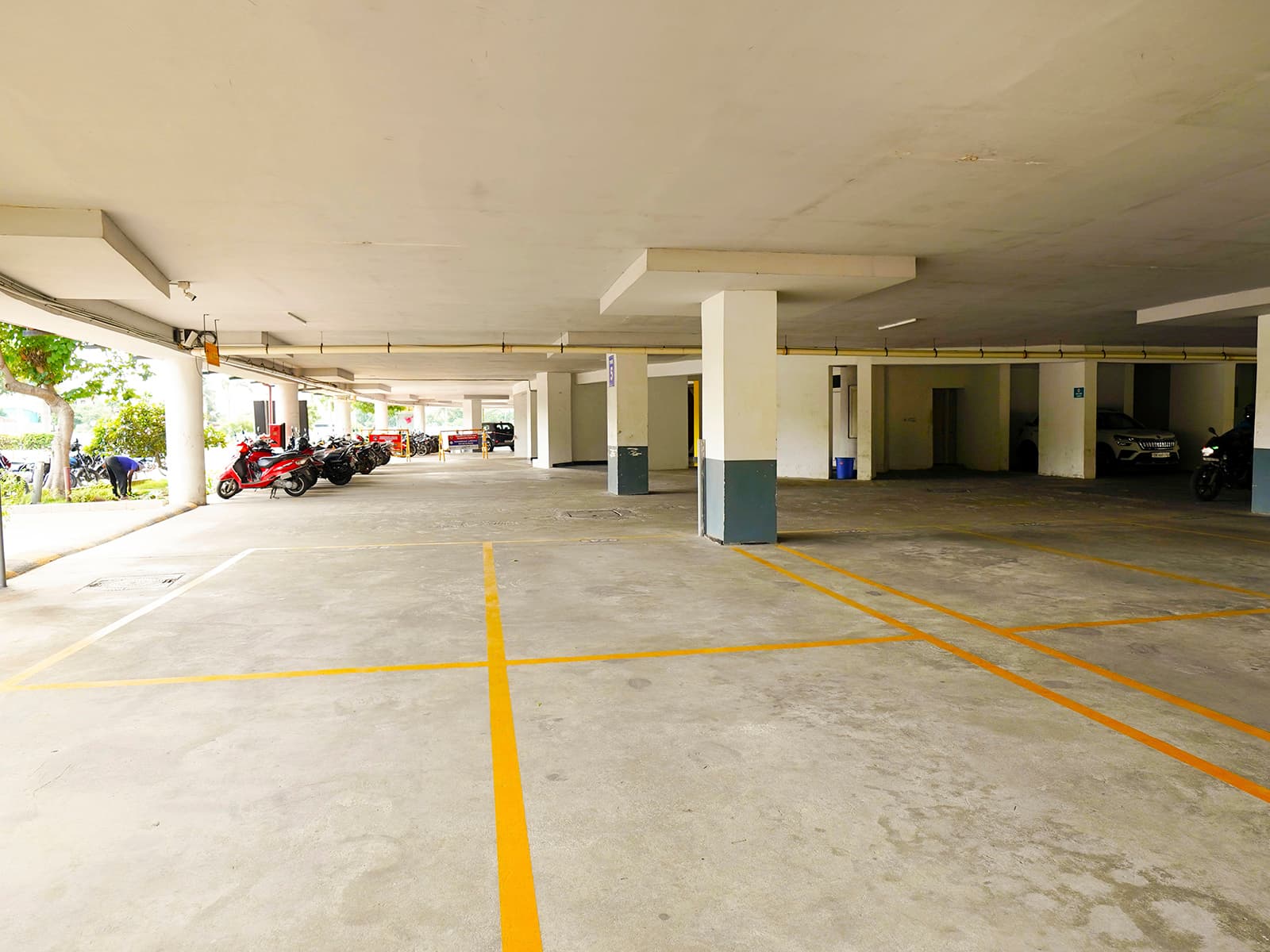 Covered vehicle parking at Zolo Mayfield