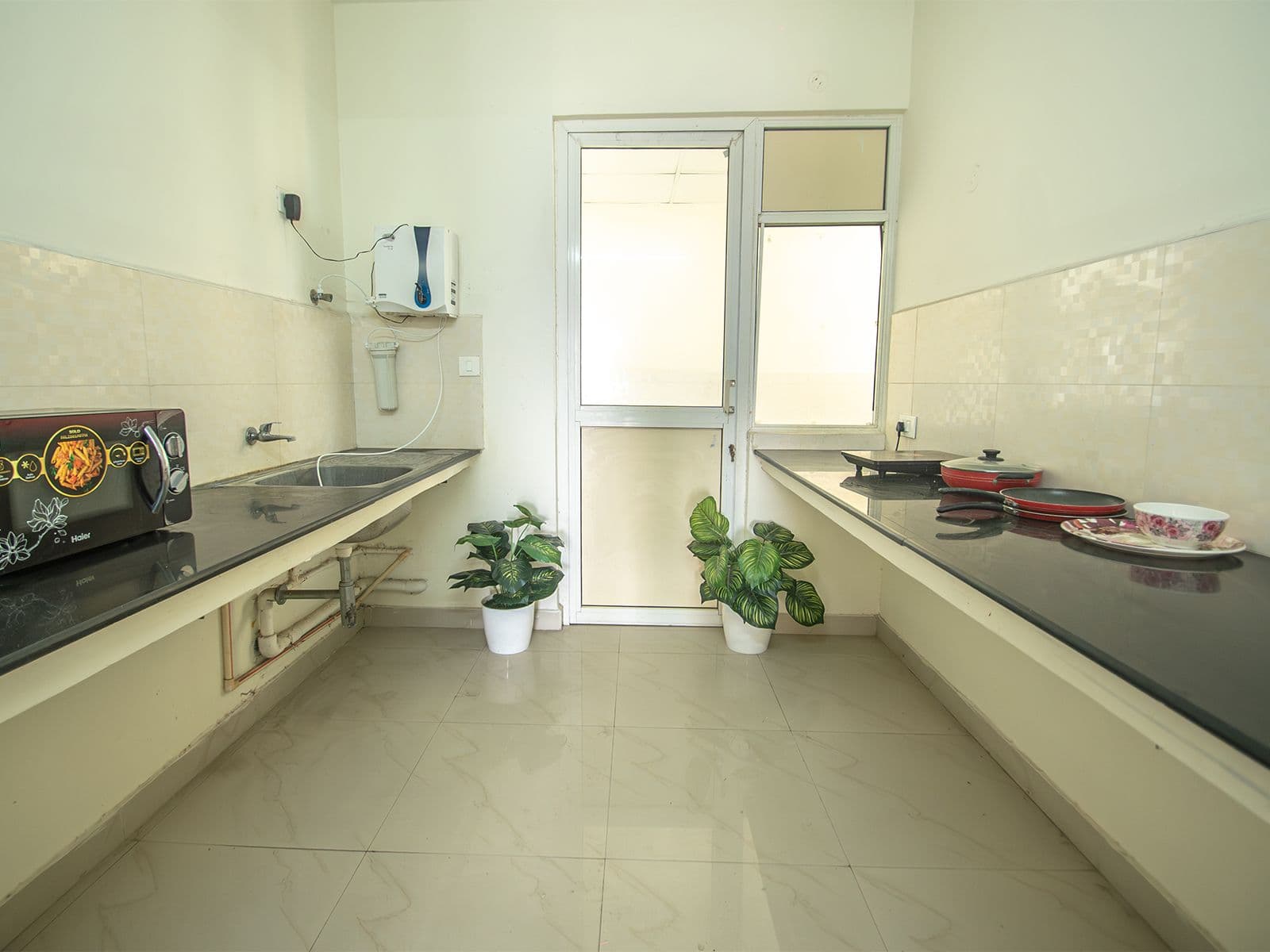 Shared kitchen at Zolo Mayfield